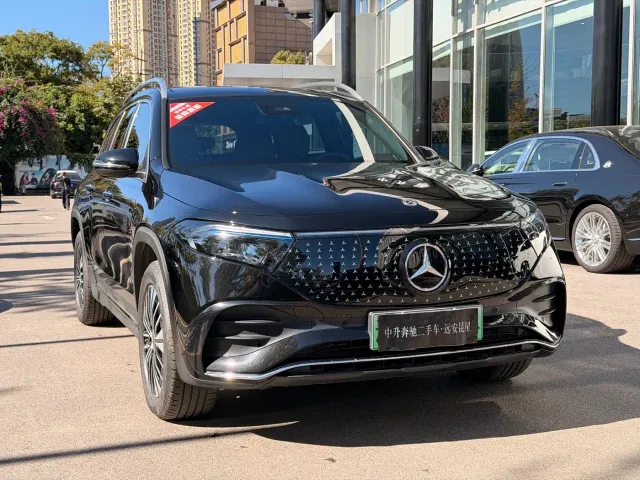 Mercedes-Benz EQB — Фото автомобиля 3