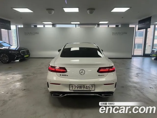 Mercedes-Benz E-Class — Фото автомобиля 4