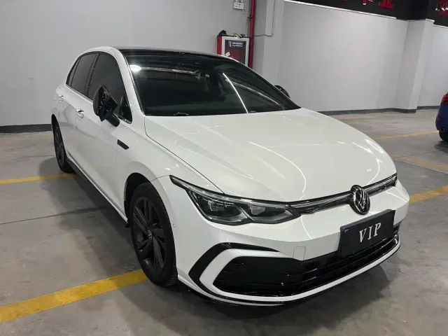 Volkswagen Golf — Фото автомобиля 3