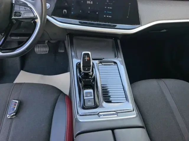 Dongfeng Yixuan MAX — Фото автомобиля 13