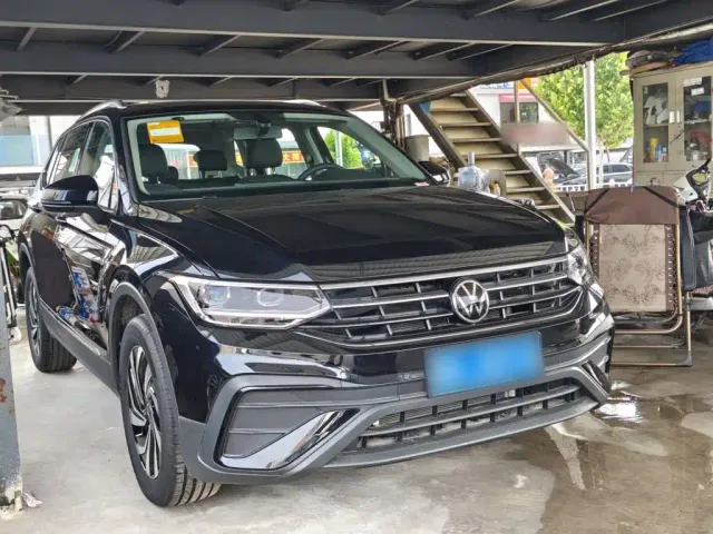 Volkswagen Tiguan L — Фото автомобиля 6
