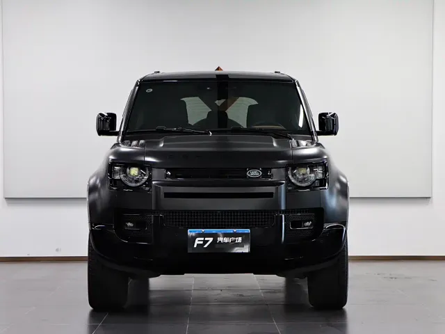 Land Rover Defender — Фото автомобиля 2