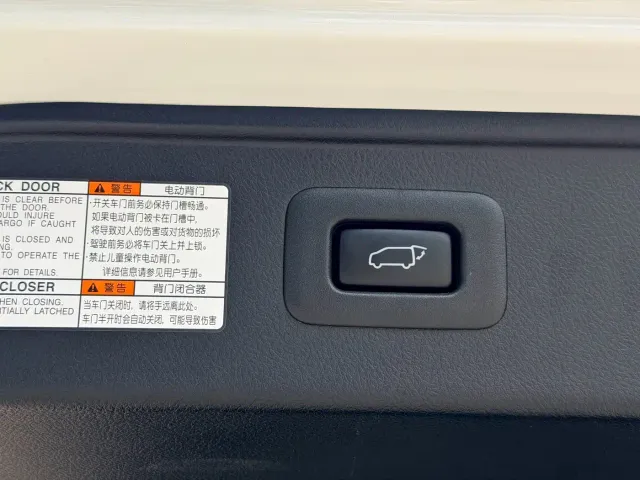 Toyota Alphard — Фото автомобиля 23