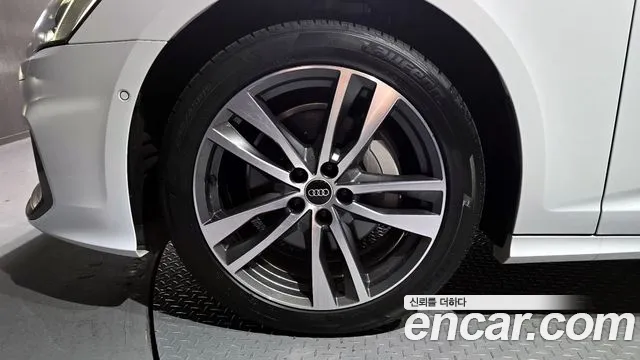 Audi A6 45 TFSI quattro Premium — Фото автомобиля 5