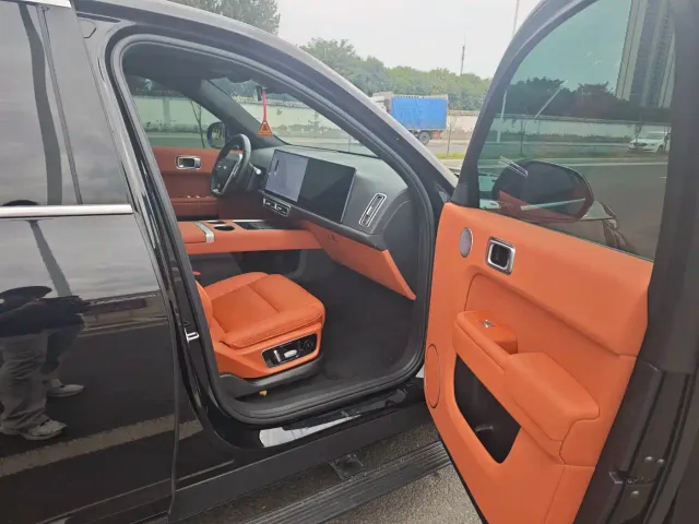 Li Auto L7 — Фото автомобиля 11
