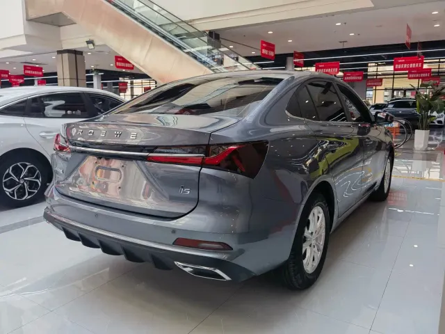 Roewe i5 — Фото автомобиля 9