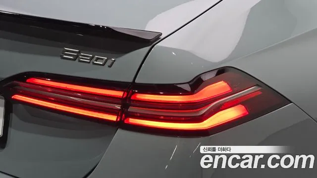 BMW 5 Series G60 — Фото автомобиля 8