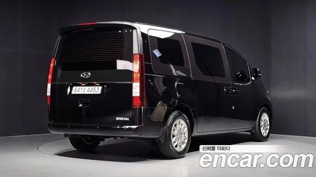 Hyundai Staria — Фото автомобиля 2