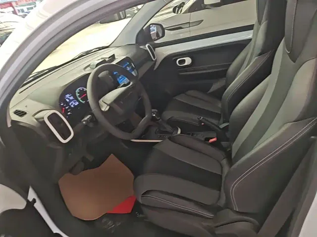 Roewe Clever — Фото автомобиля 14