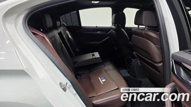BMW 5 Series G30 — Фото автомобиля 18