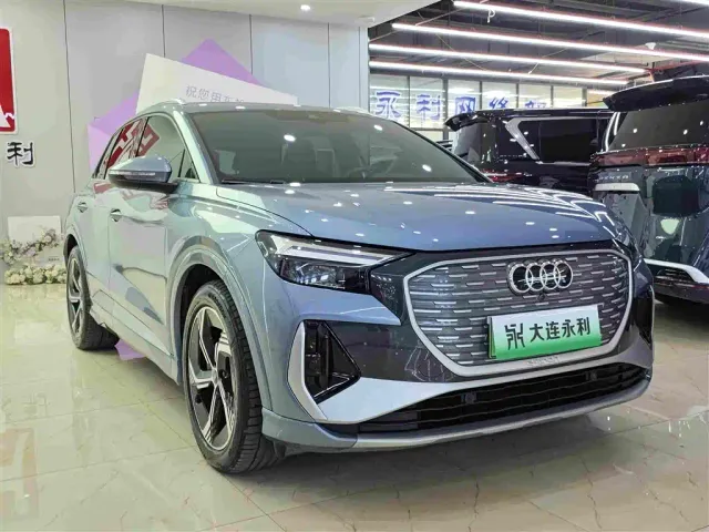 Audi Q4 e-tron — Фото автомобиля 3
