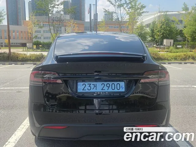 Tesla Model X — Фото автомобиля 8
