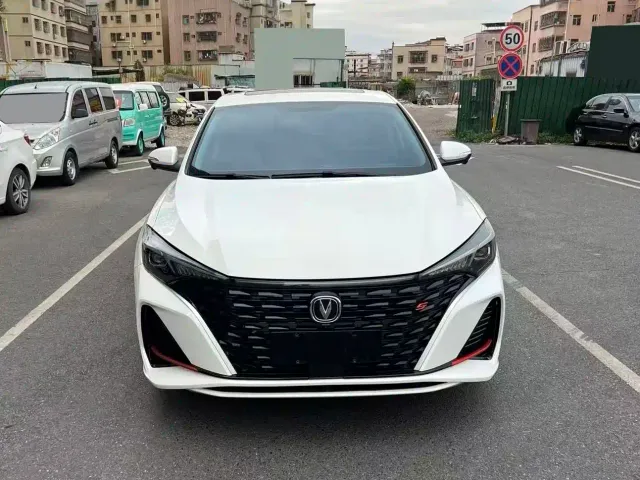 Changan Eado — Фото автомобиля 2