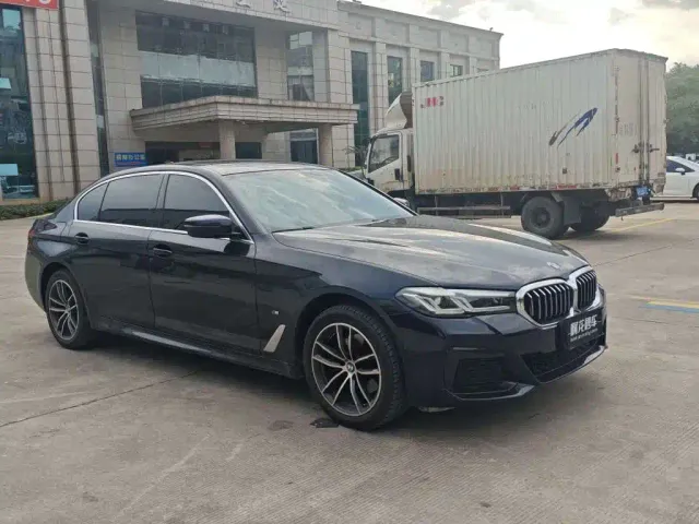 BMW 5 Series — Фото автомобиля 3