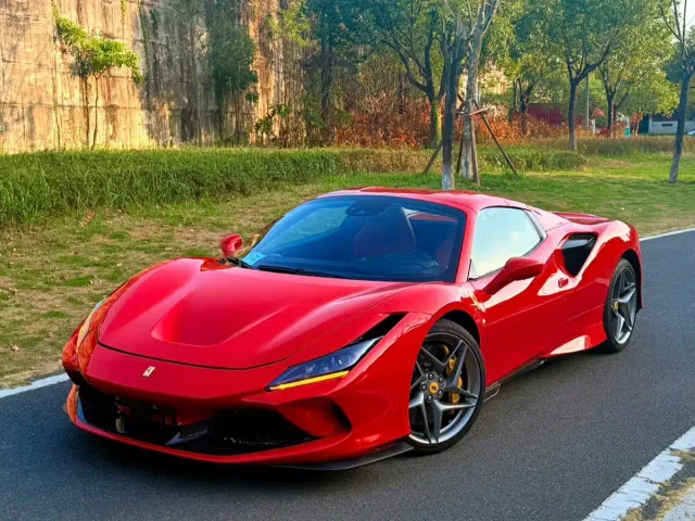 Фотография автомобиля — Ferrari F8