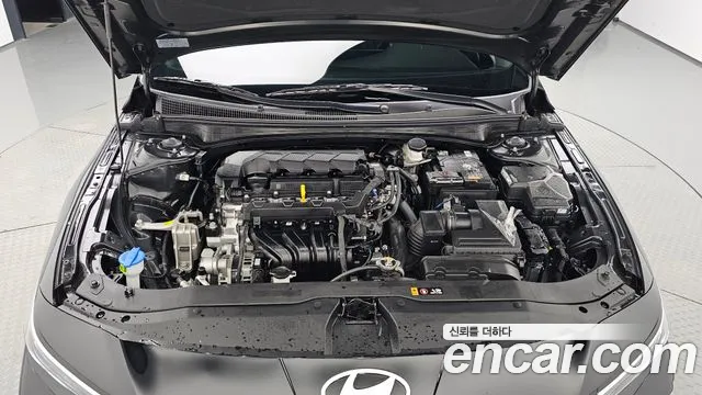 Hyundai Avante CN7 — Фото автомобиля 9