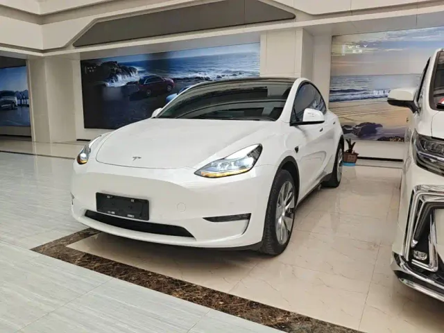 Фотография автомобиля — Tesla Model Y
