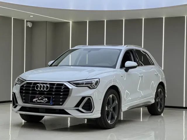 Фотография автомобиля — Audi Q3