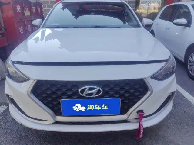 Hyundai Elantra — Фото автомобиля 2