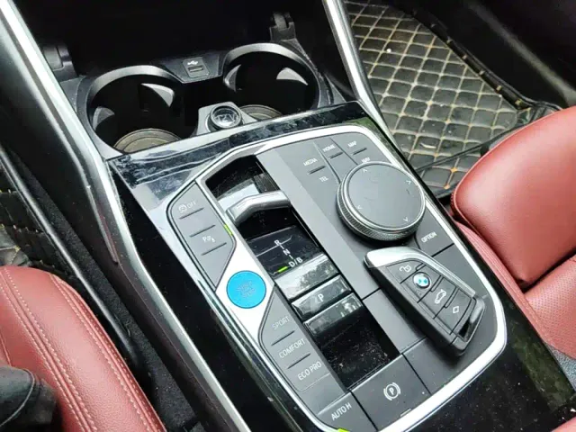 BMW i3 — Фото автомобиля 10
