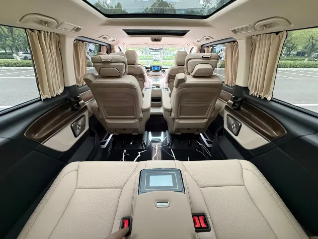 Mercedes-Benz V-Class — Фото автомобиля 14
