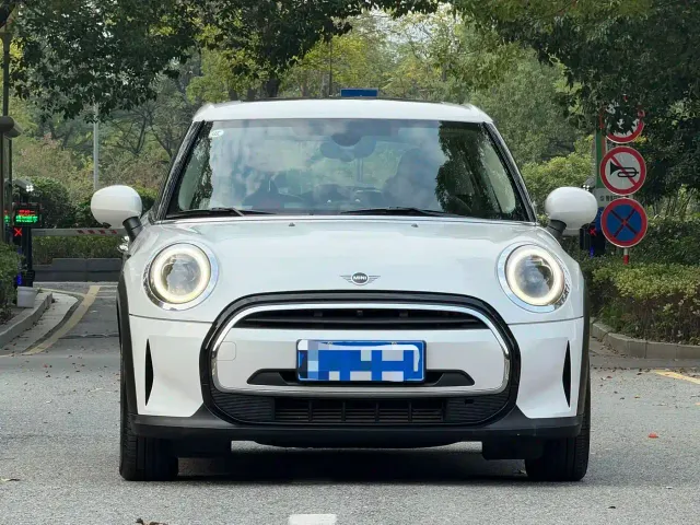 MINI Hatch — Фото автомобиля 2