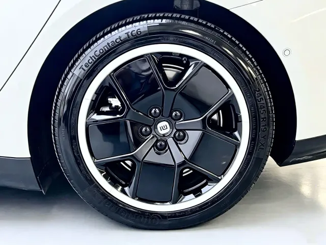 Xiaomi Auto Xiaomi SU7 2024 RWD Long Range Intelligent Driving Edition — Фото автомобиля 21