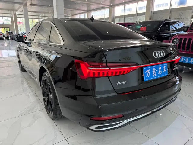 Audi A6L — Фото автомобиля 16