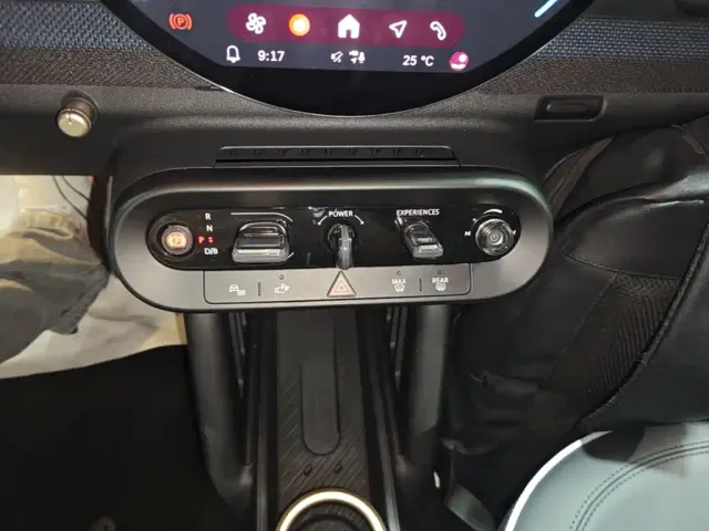 MINI Electric MINI ACEMAN — Фото автомобиля 13