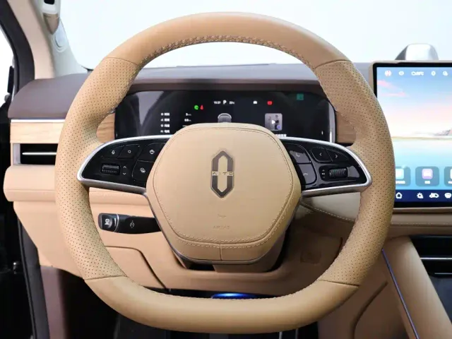 Aito M7 — Фото автомобиля 16