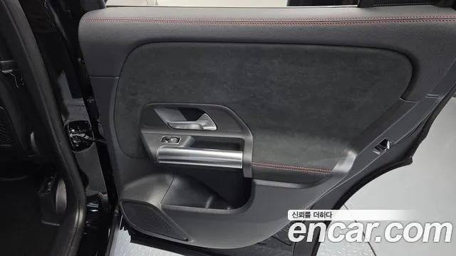 Mercedes-Benz GLA-Class — Фото автомобиля 25