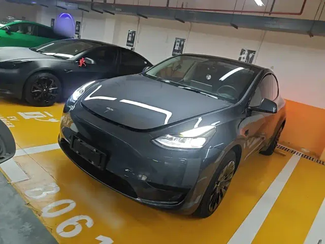 Фотография автомобиля — Tesla Model Y