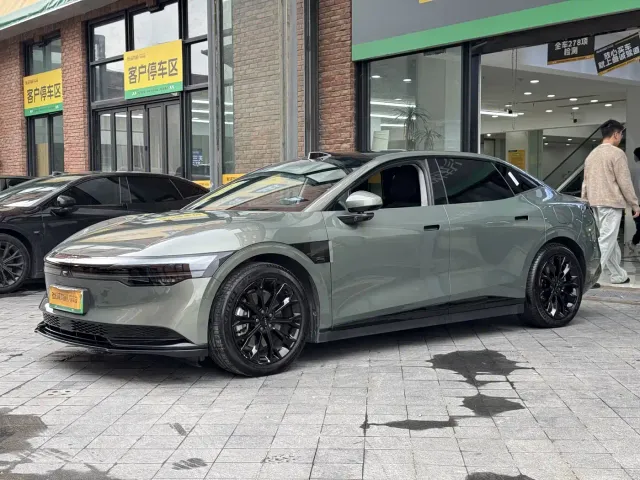Zeekr 007 — Фото автомобиля 4