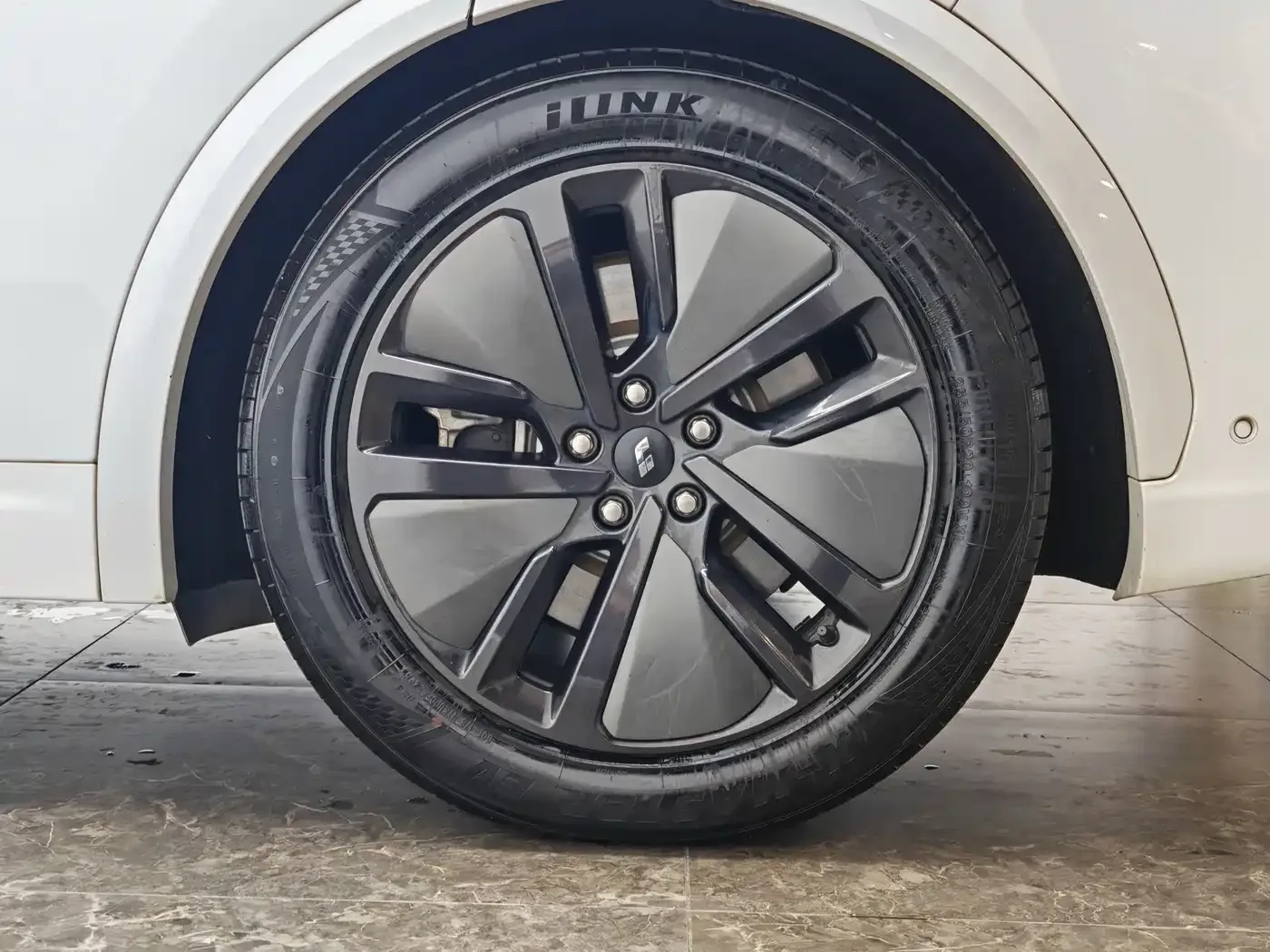 Li Auto Li Auto L7 2024 Pro — Фото автомобиля 9