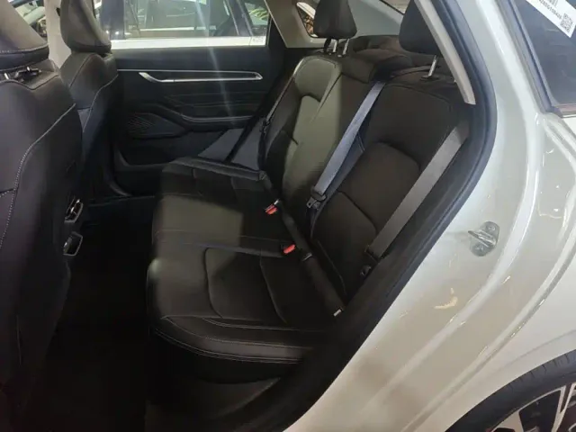 Geely Emgrand — Фото автомобиля 16