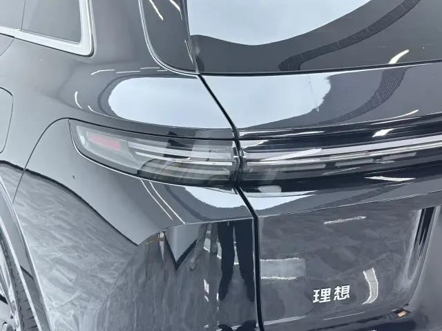 Li Auto L7 — Фото автомобиля 12