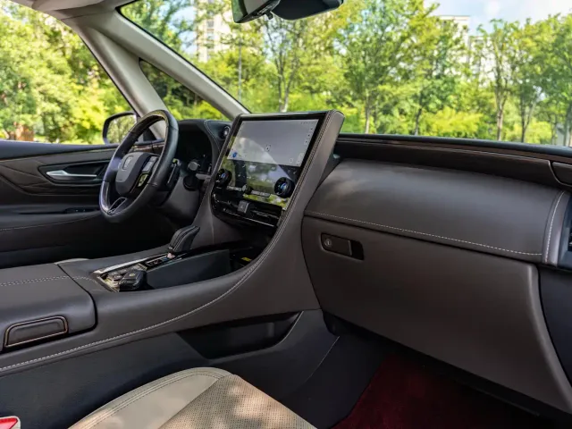 Toyota Vellfire — Фото автомобиля 6