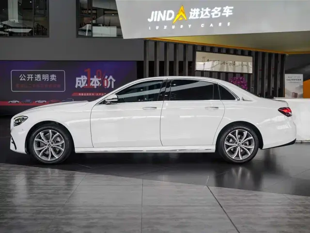 Mercedes-Benz E-Class — Фото автомобиля 20