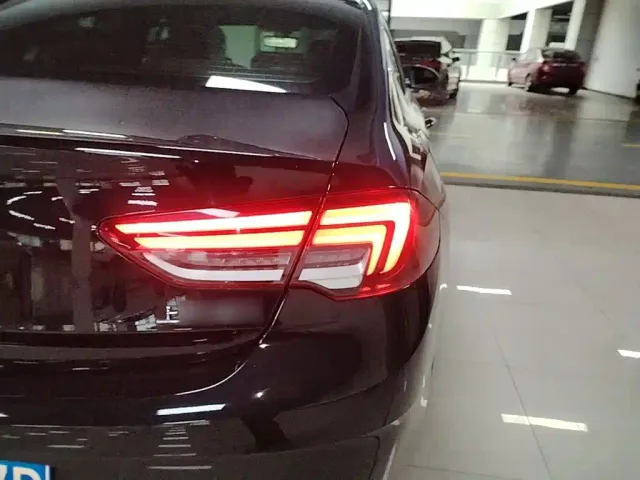 Buick Regal — Фото автомобиля 7