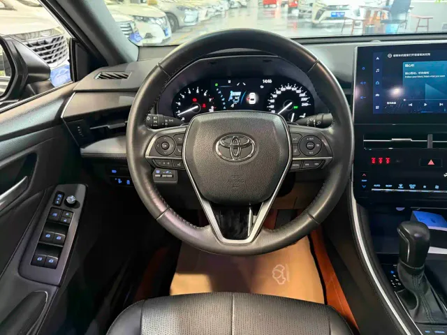 Toyota Avalon — Фото автомобиля 10