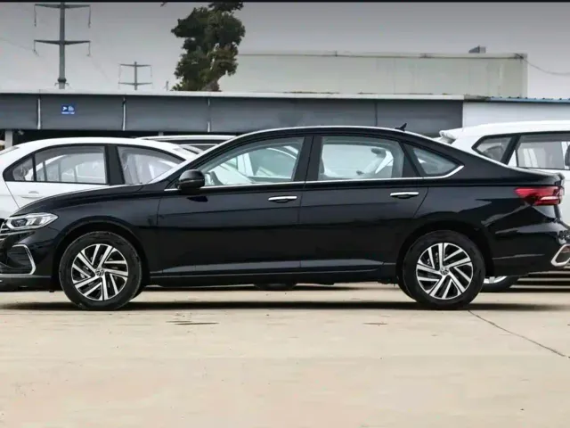 Volkswagen Lavida — Фото автомобиля 4