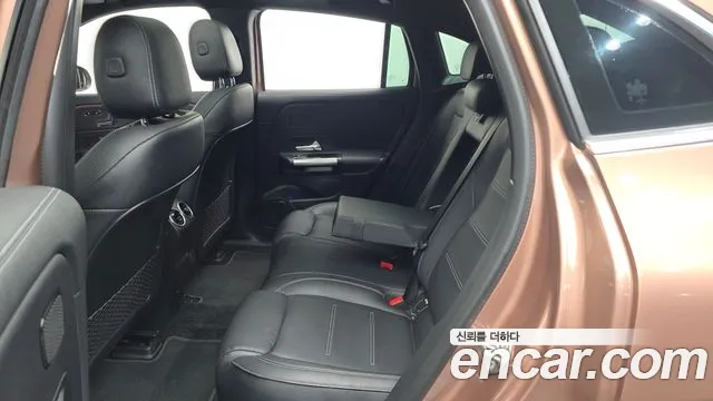 Mercedes-Benz EQA — Фото автомобиля 12