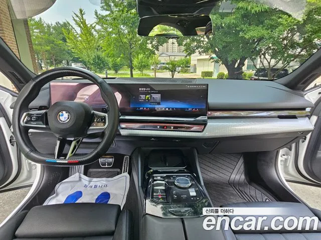 BMW 5-Series — Фото автомобиля 10