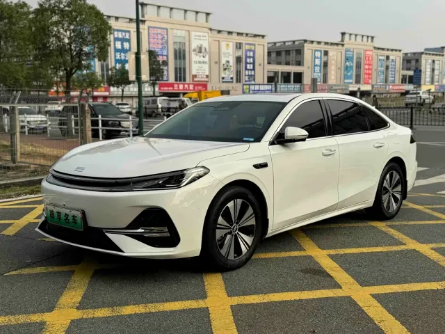 Фотография автомобиля — Geely Galaxy A7