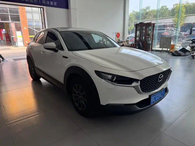 Mazda CX-30 — Фото автомобиля 3