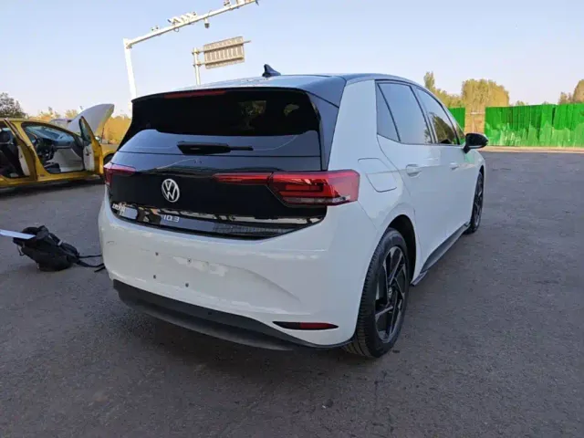 Volkswagen ID.3 — Фото автомобиля 6