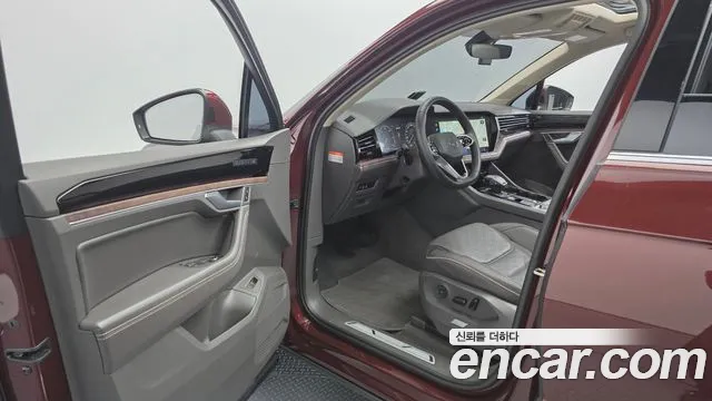 Volkswagen Touareg Touareg 3 поколение 3.0 TDI Prestige — Фото автомобиля 10