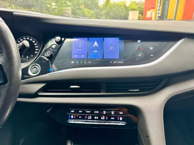 Buick Enclave — Фото автомобиля 11