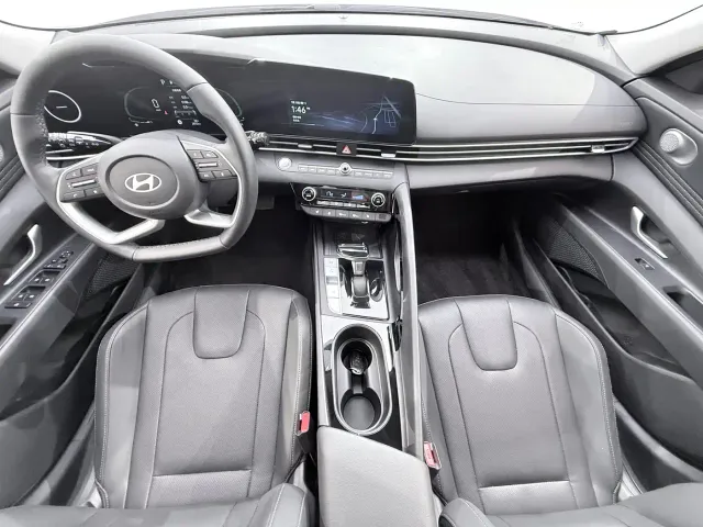Hyundai Elantra — Фото автомобиля 13