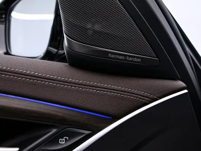 BMW 5 Series — Фото автомобиля 14